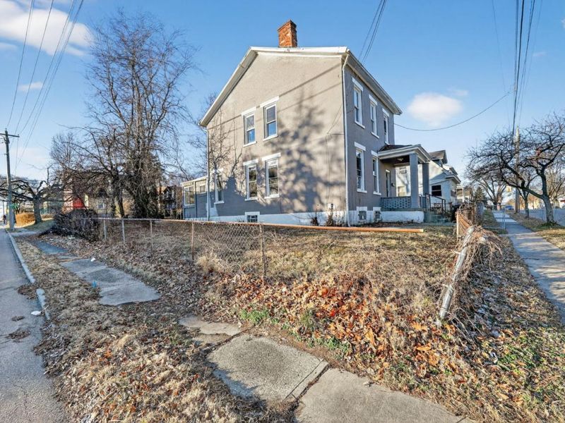 1435 Laidlaw Avenue, Cincinnati, OH 45237 Photo 2