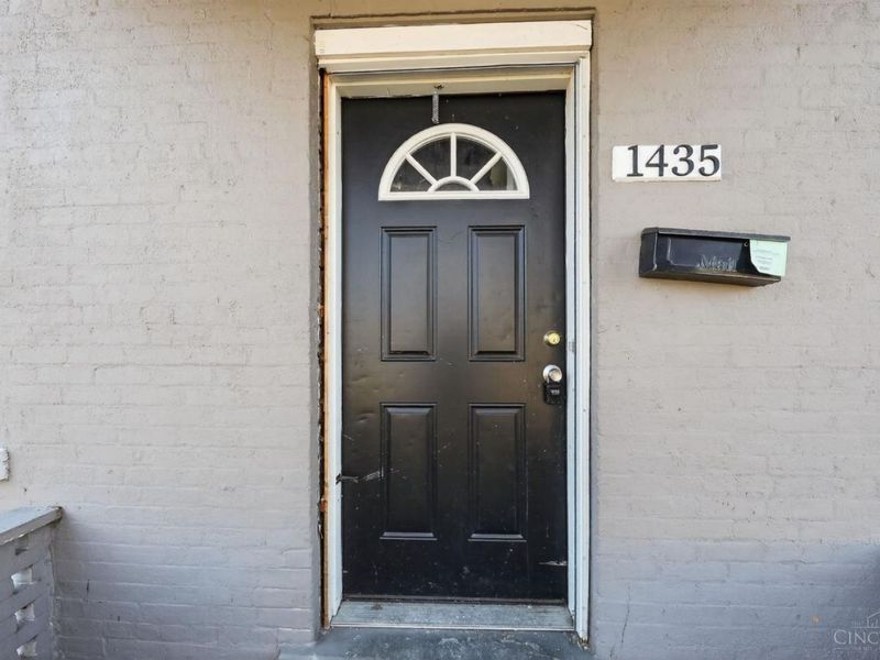 1435 Laidlaw Avenue, Cincinnati, OH 45237 Photo 4