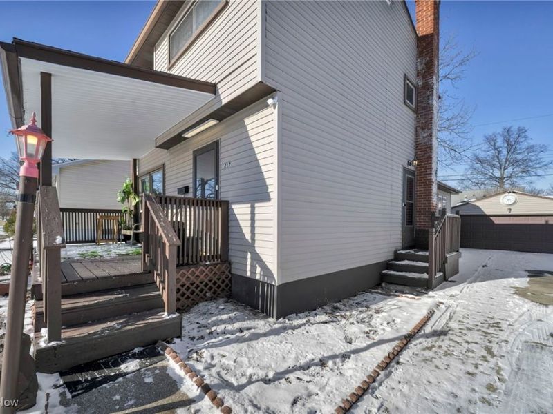 217 Tyler Avenue, Cuyahoga Falls, OH 44221 Photo 4