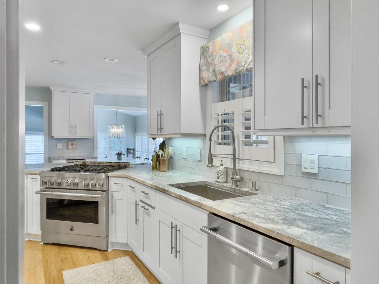 102 Castle Harbor Drive Photo 13