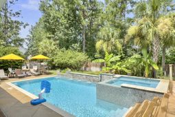 102 Castle Harbor Drive photo 4