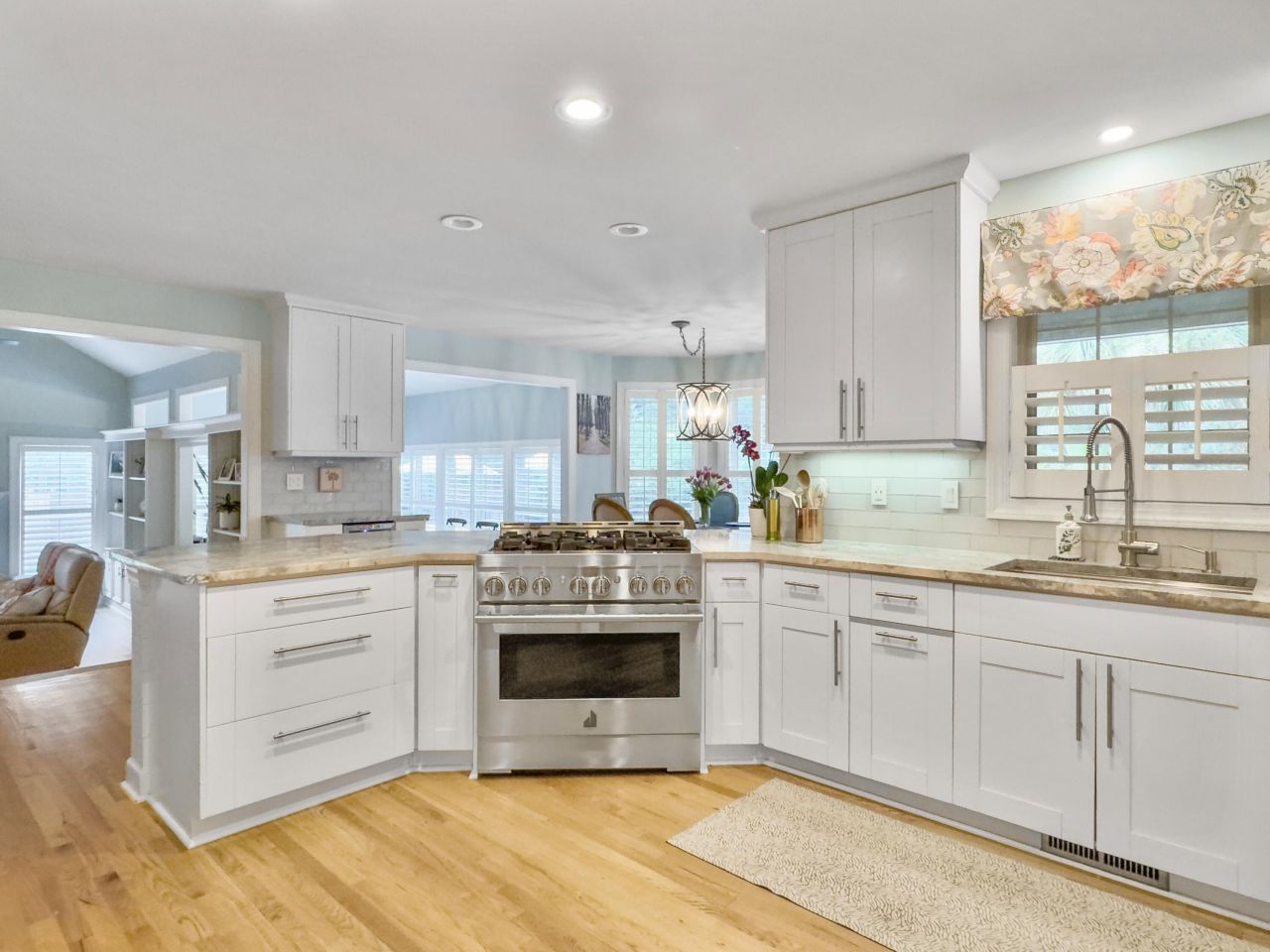 102 Castle Harbor Drive Photo 9