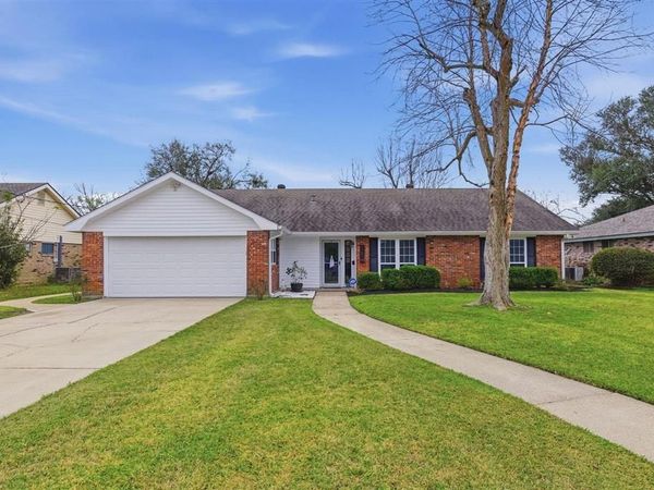 115 Greenway Street, Lake Charles, LA 70605