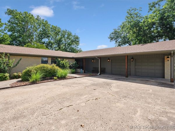 1561 E Country Club Drive, Vinita, OK 74301