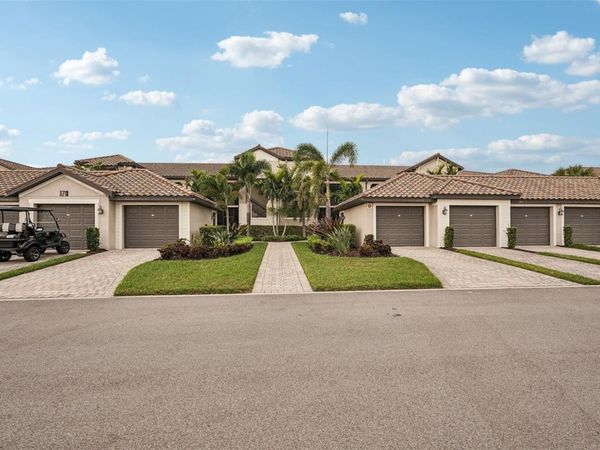 5710 PALMER CIRCLE, Unit 104, LAKEWOOD RANCH, FL 34211