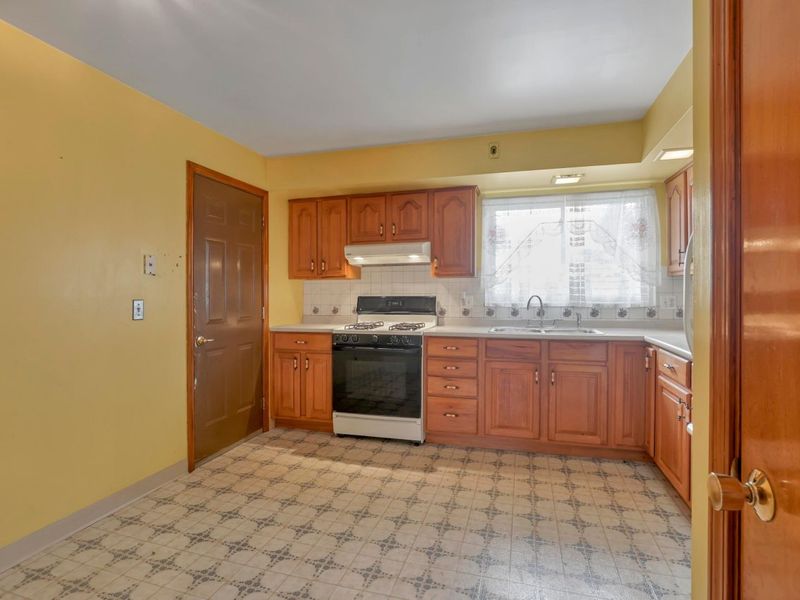4589 Belfast Drive, Columbus, OH 43227 Photo 10