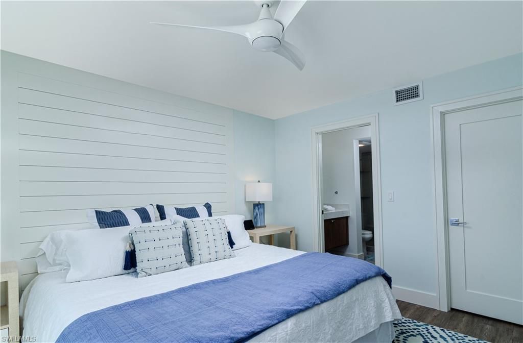 10682 Gulf Shore Dr, Unit C-204, Naples, FL 34108 Photo