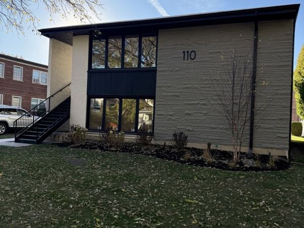 110 N Willow Road, Elmhurst, IL 60126