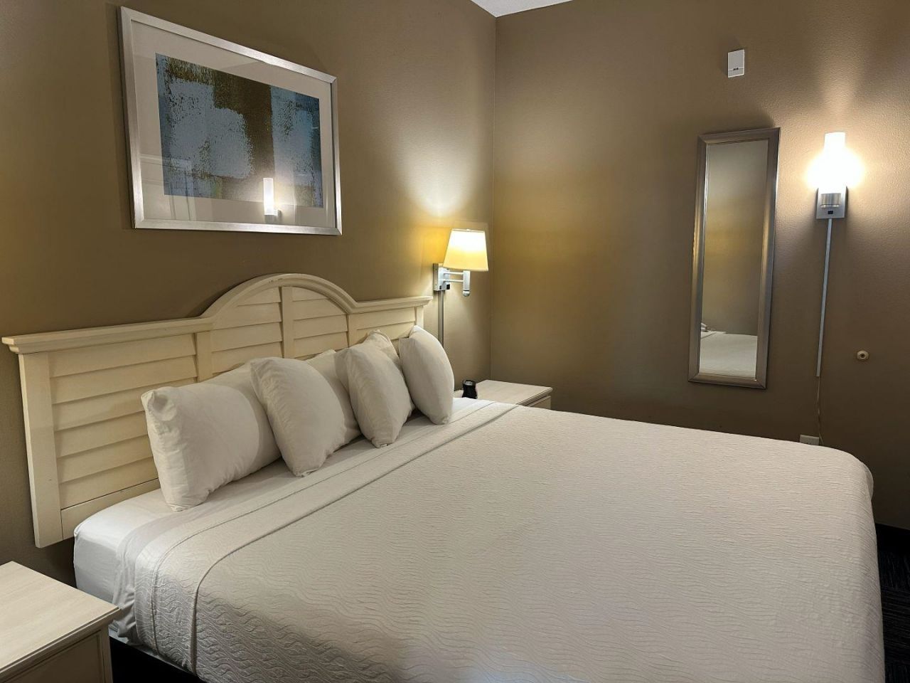 300 North Ocean Blvd. Photo 18