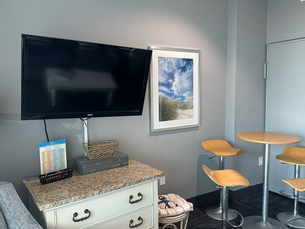 300 North Ocean Blvd. Photo 7