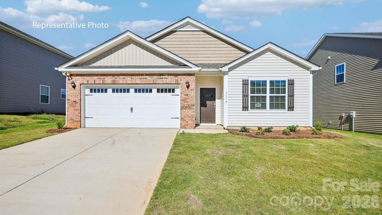 5006 Shallow Brook Drive, Charlotte, NC 28215 Main Photo