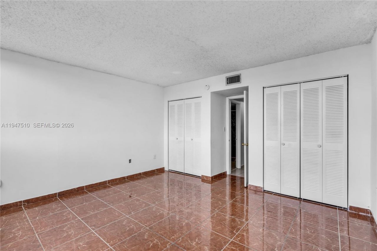 1750 W 56th St , Unit 210, Hialeah, FL 33012 Photo