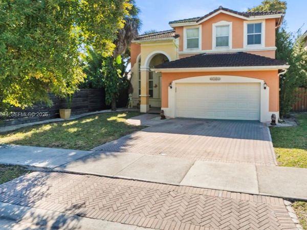 16062 SW 43rd Ter, Miami, FL 33185