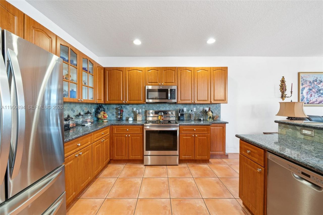 16062 SW 43rd Ter, Miami, FL 33185 Photo