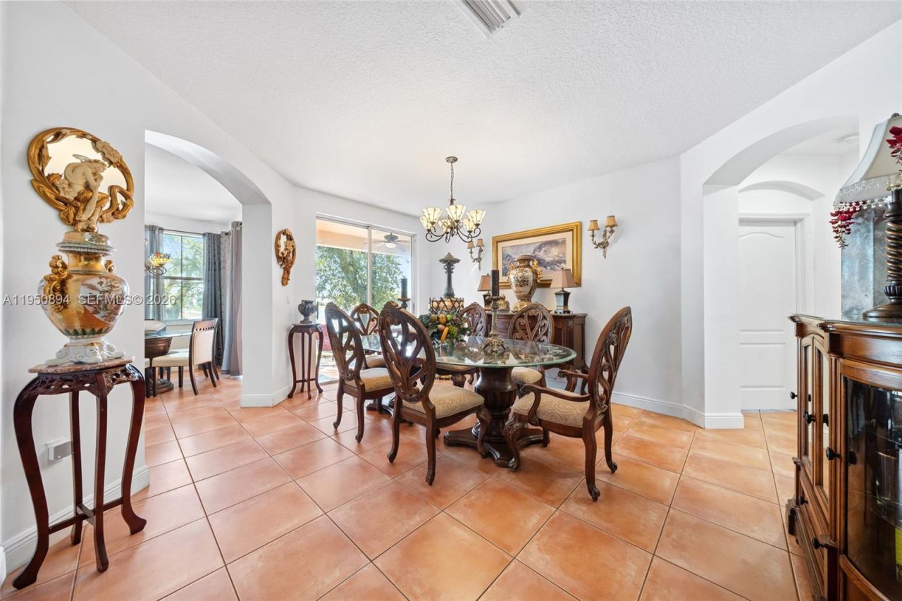 16062 SW 43rd Ter, Miami, FL 33185 Photo