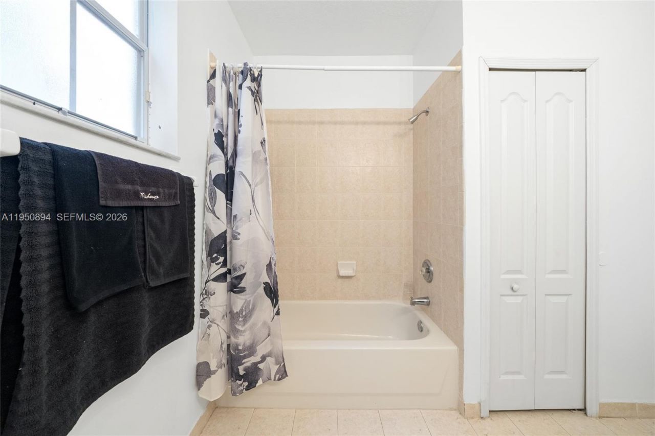 16062 SW 43rd Ter, Miami, FL 33185 Photo