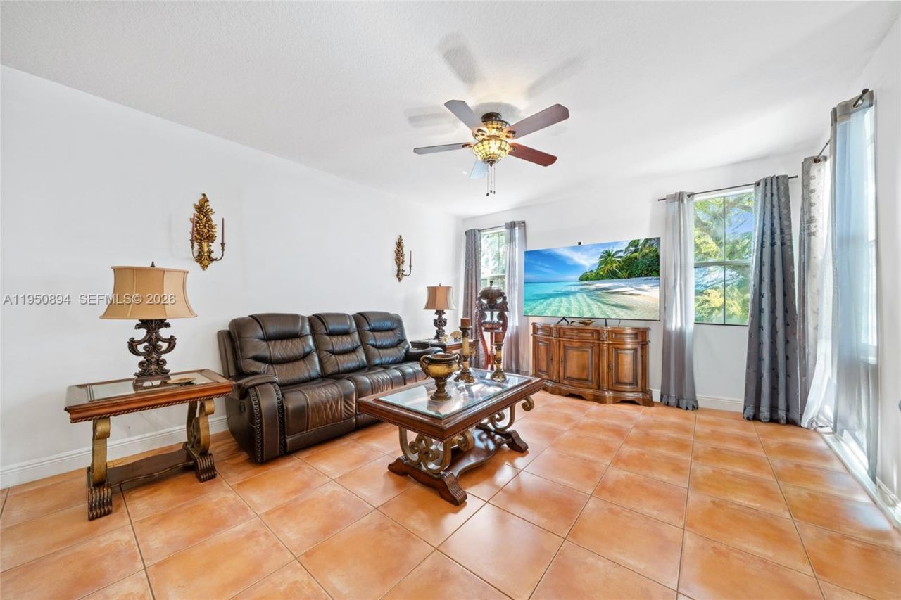 16062 SW 43rd Ter, Miami, FL 33185 Photo