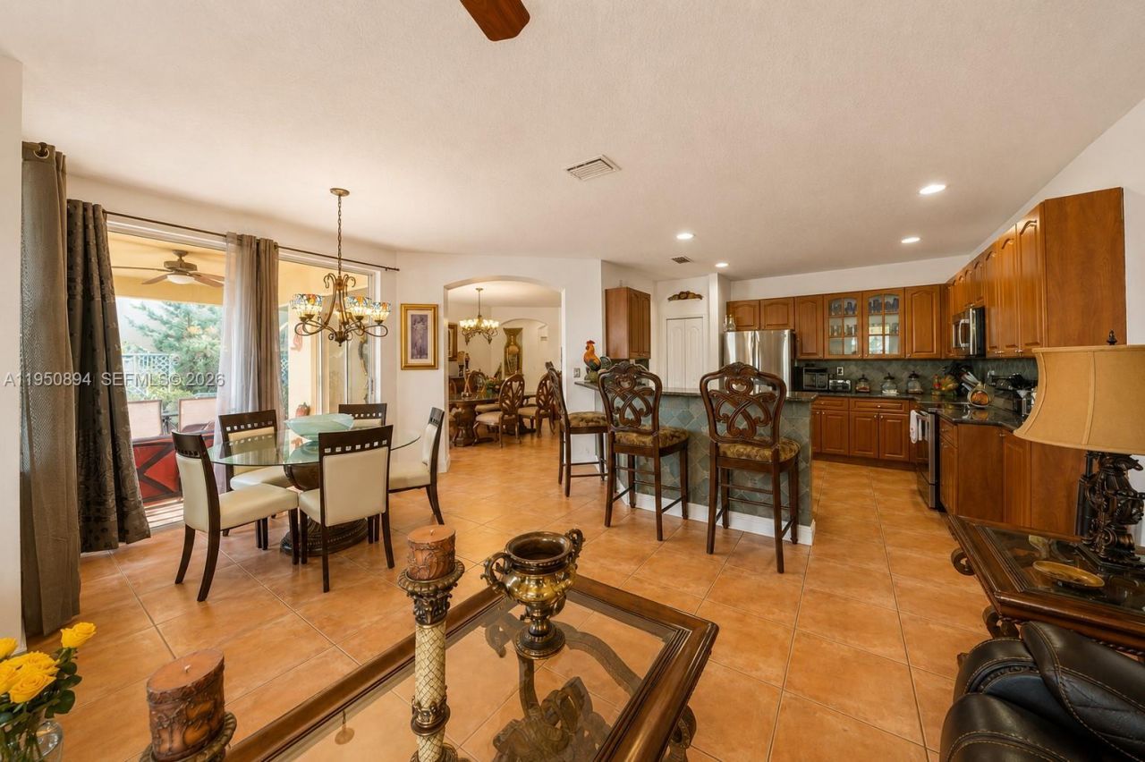 16062 SW 43rd Ter, Miami, FL 33185 Photo