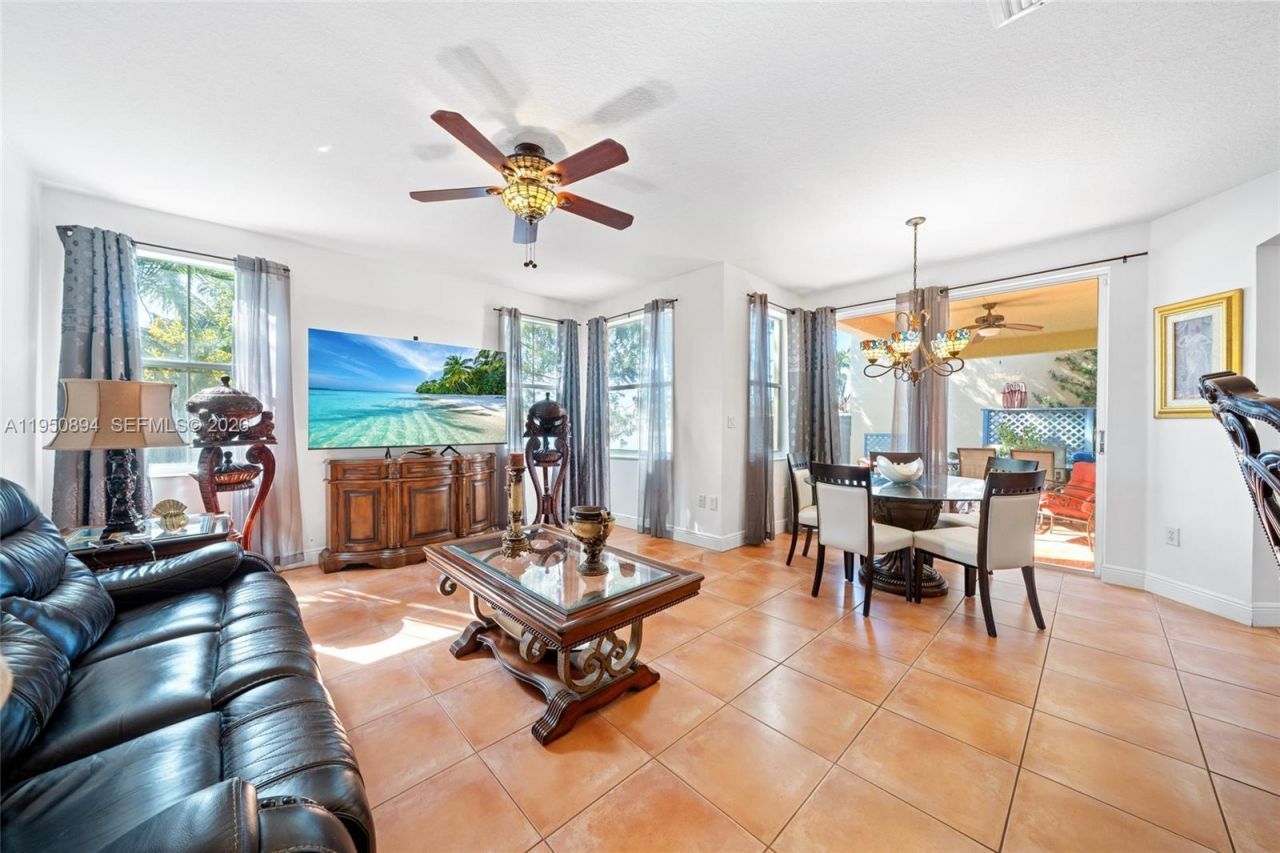 16062 SW 43rd Ter, Miami, FL 33185 Photo