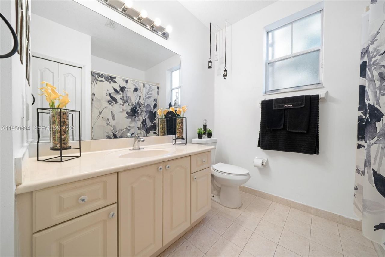 16062 SW 43rd Ter, Miami, FL 33185 Photo