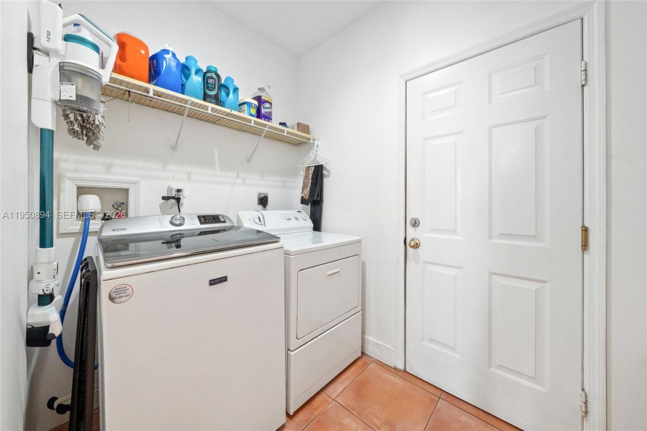 16062 SW 43rd Ter, Miami, FL 33185 Photo