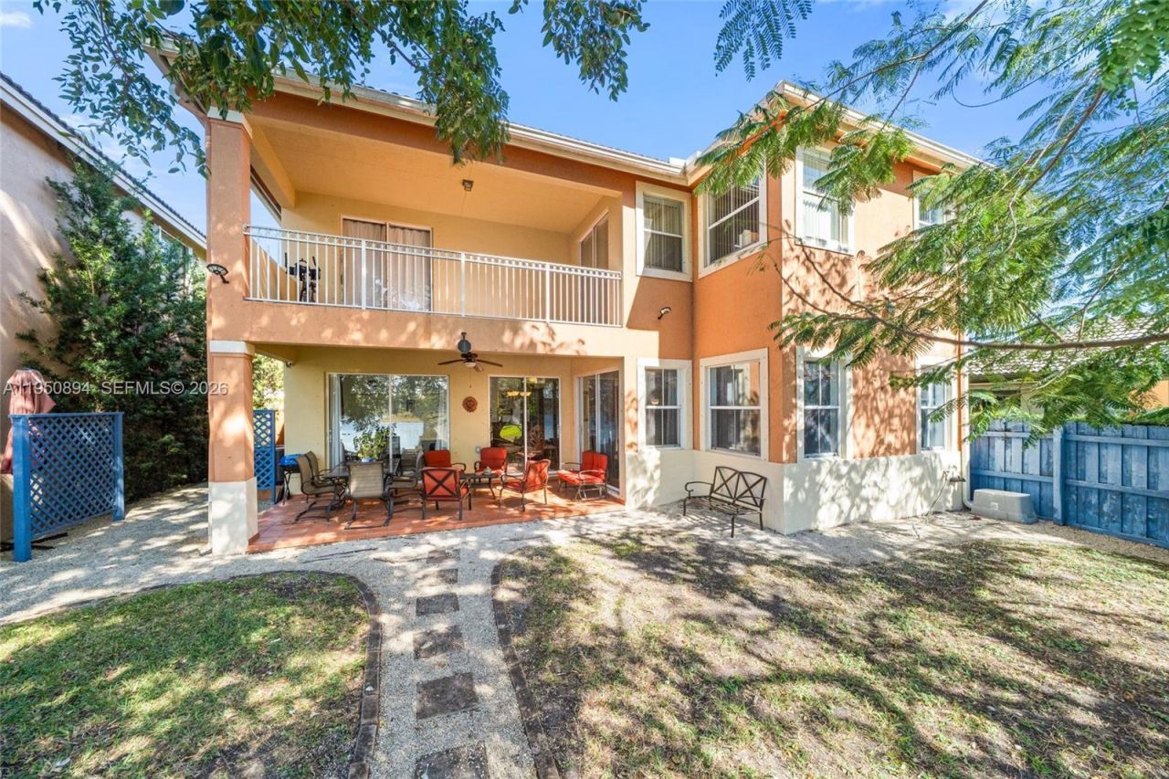 16062 SW 43rd Ter, Miami, FL 33185 Photo