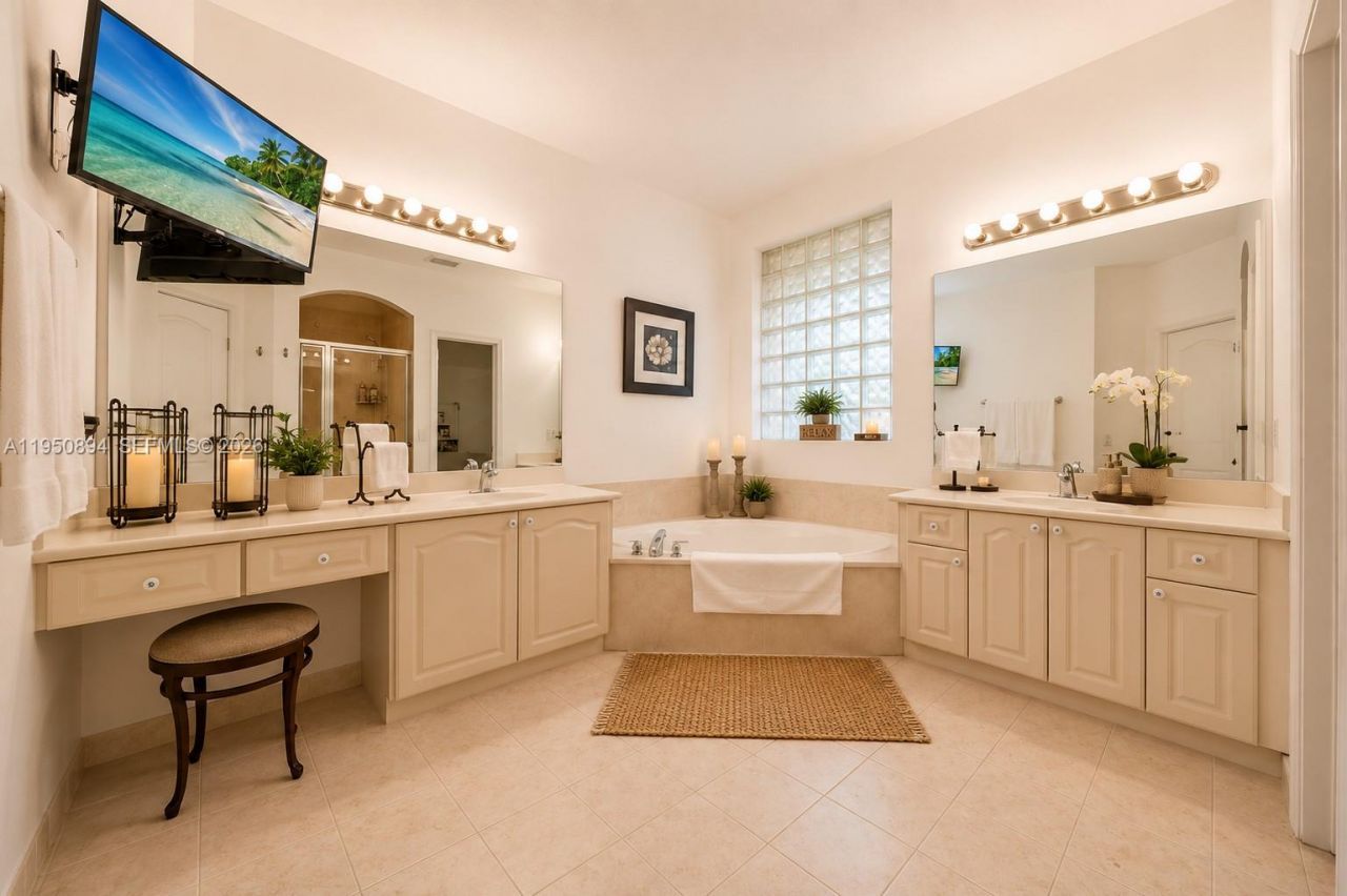 16062 SW 43rd Ter, Miami, FL 33185 Photo