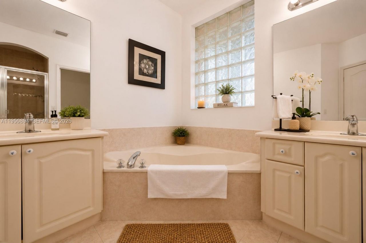 16062 SW 43rd Ter, Miami, FL 33185 Photo