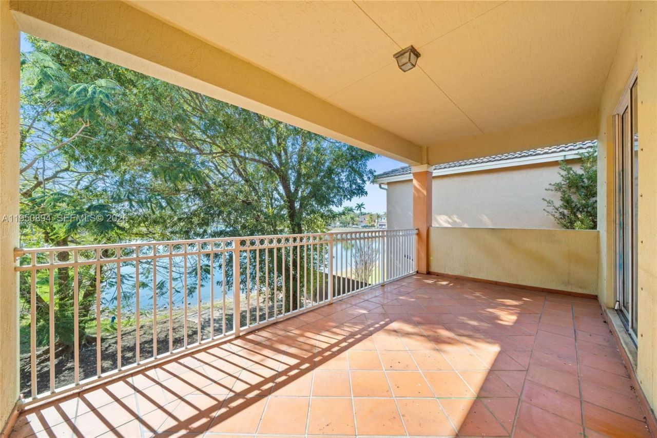 16062 SW 43rd Ter, Miami, FL 33185 Photo