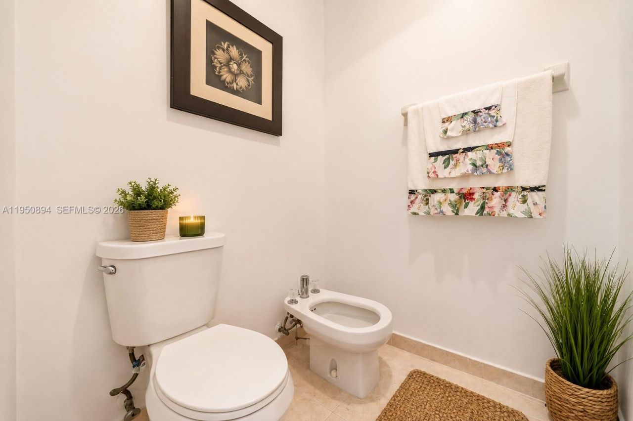 16062 SW 43rd Ter, Miami, FL 33185 Photo