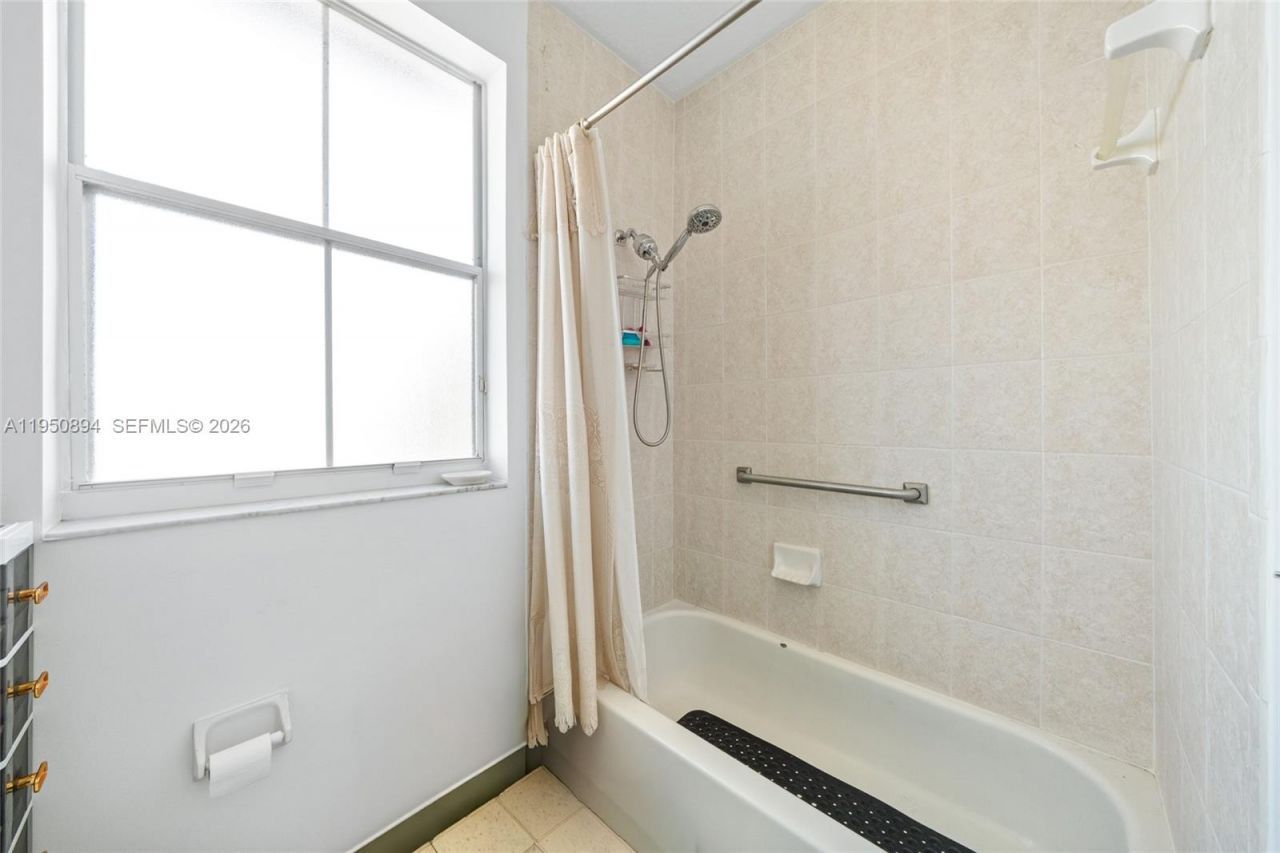 16062 SW 43rd Ter, Miami, FL 33185 Photo