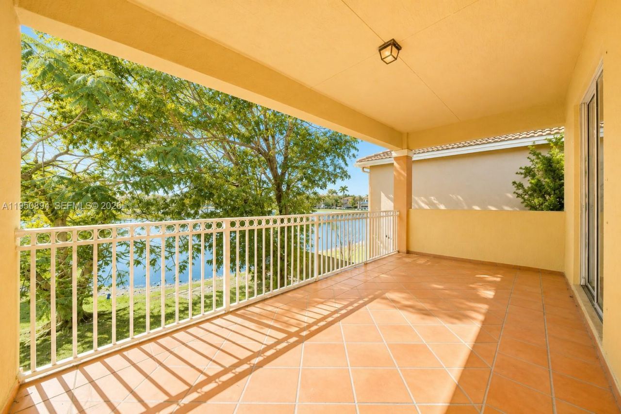 16062 SW 43rd Ter, Miami, FL 33185 Photo