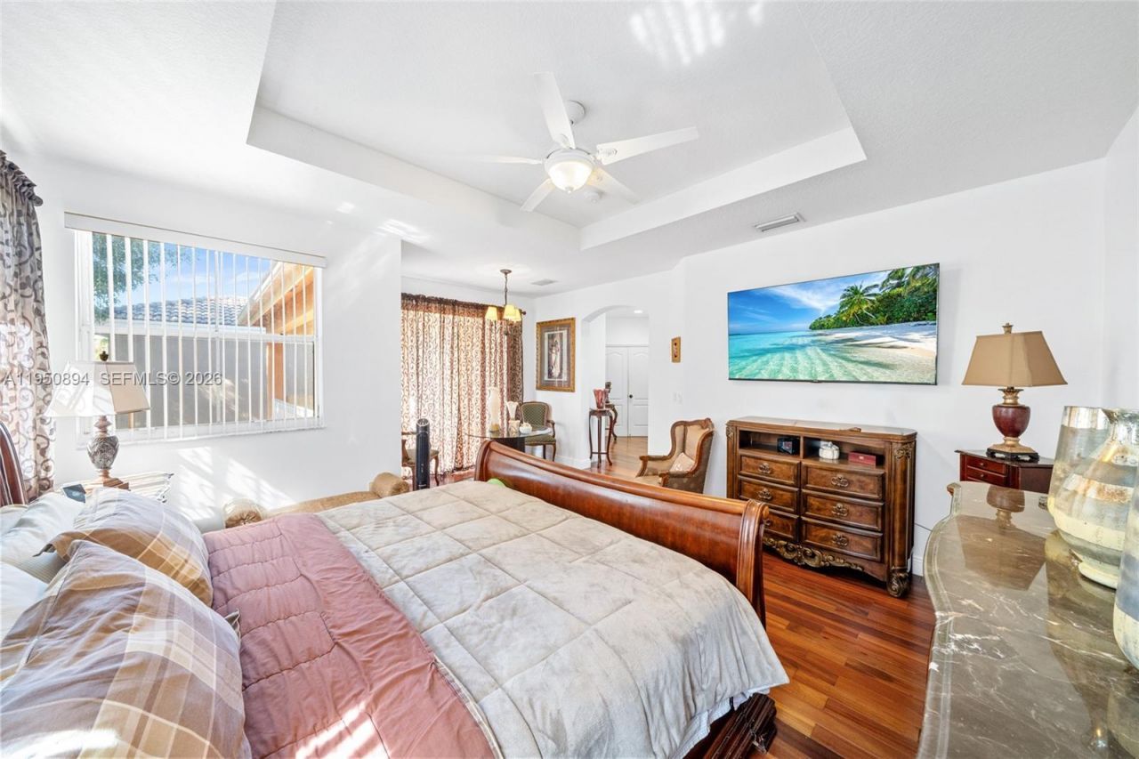 16062 SW 43rd Ter, Miami, FL 33185 Photo