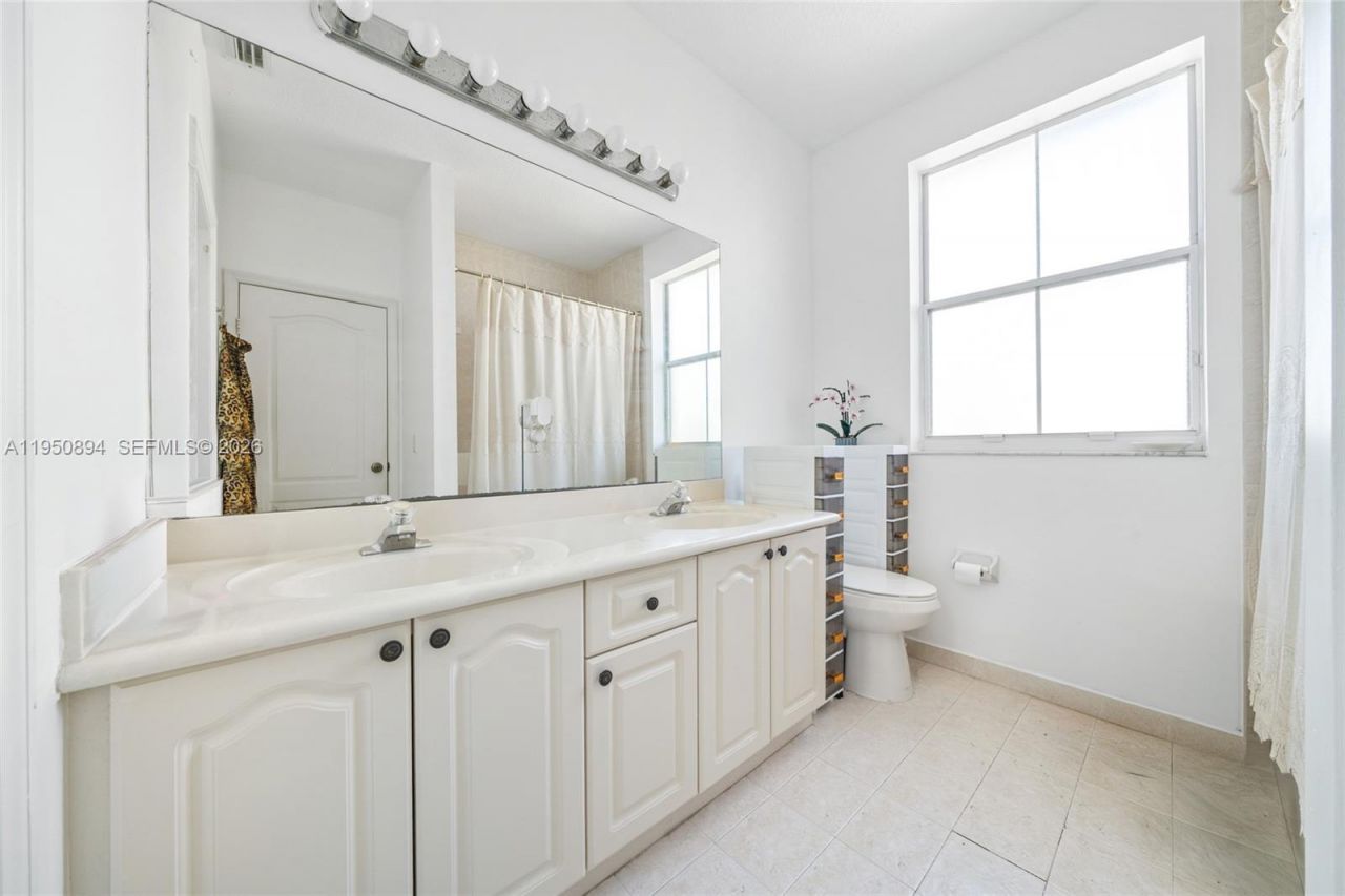 16062 SW 43rd Ter, Miami, FL 33185 Photo