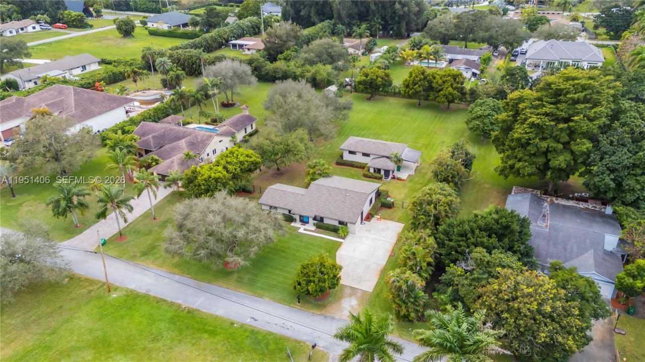 2751 SW 137th Ter, Davie, FL 33330 Photo