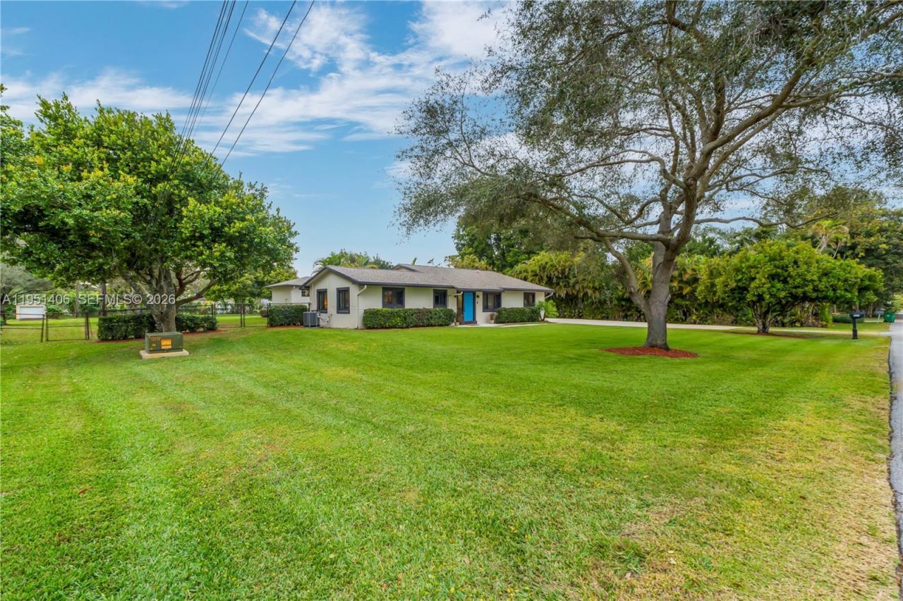 2751 SW 137th Ter, Davie, FL 33330 Photo