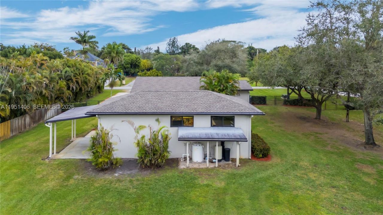 2751 SW 137th Ter, Davie, FL 33330 Photo