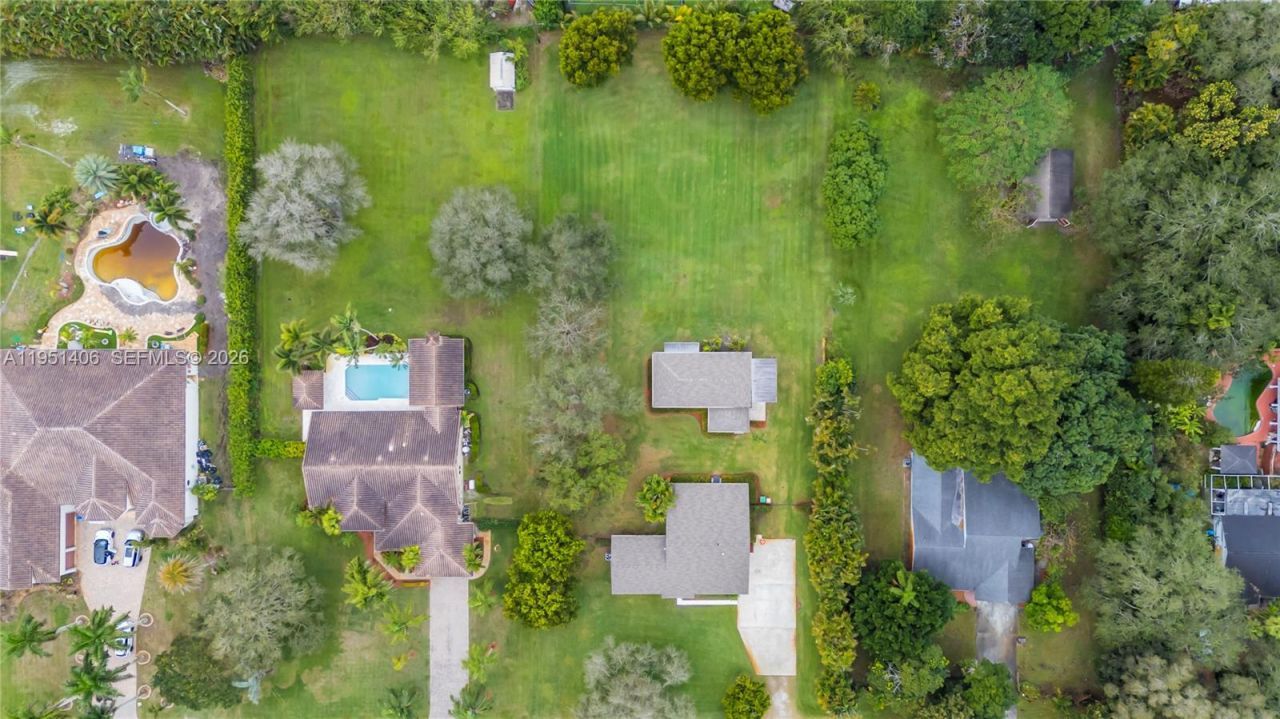 2751 SW 137th Ter, Davie, FL 33330 Photo