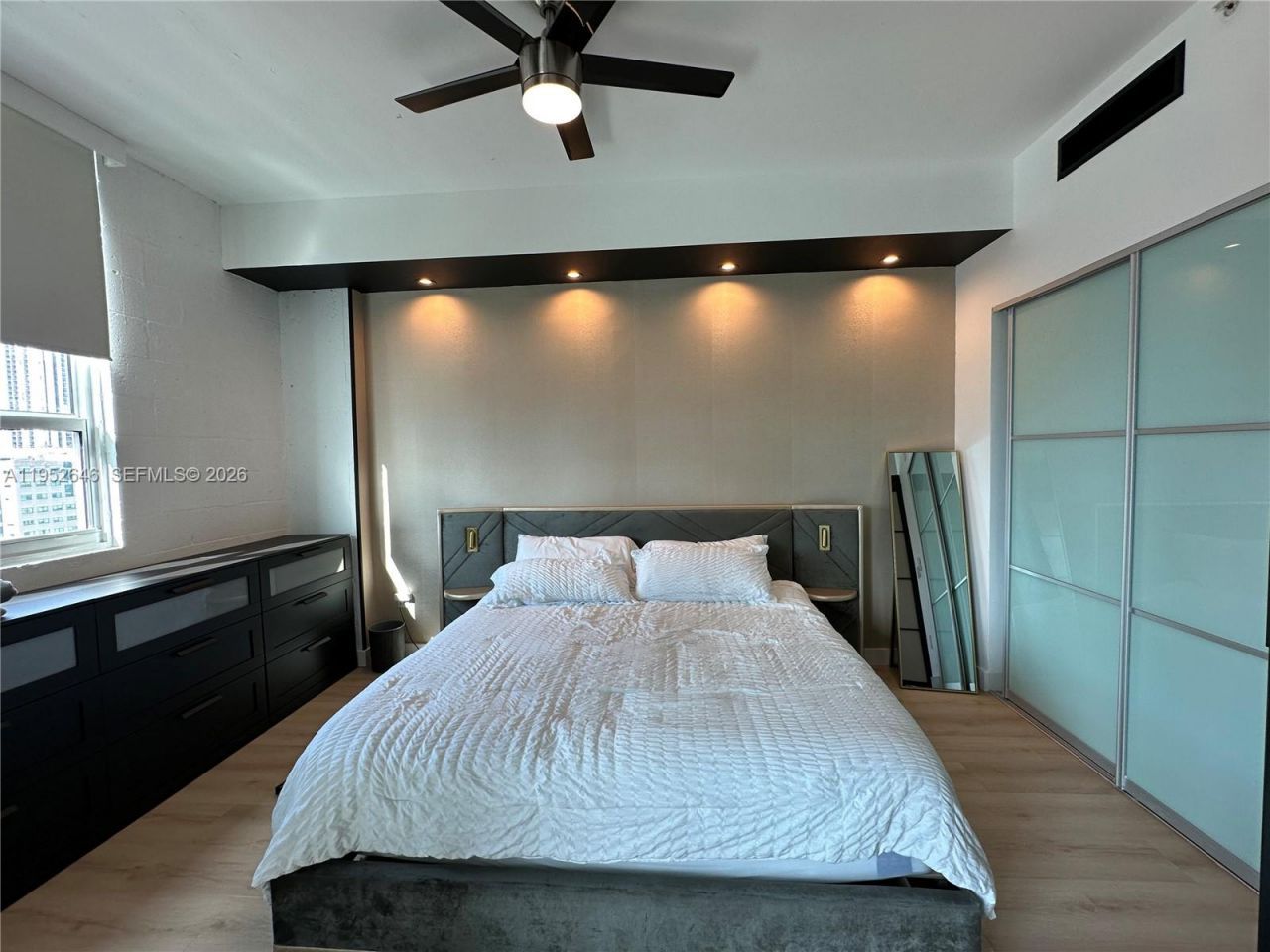 234 NE 3rd St , Unit 1805, Miami, FL 33132 Photo