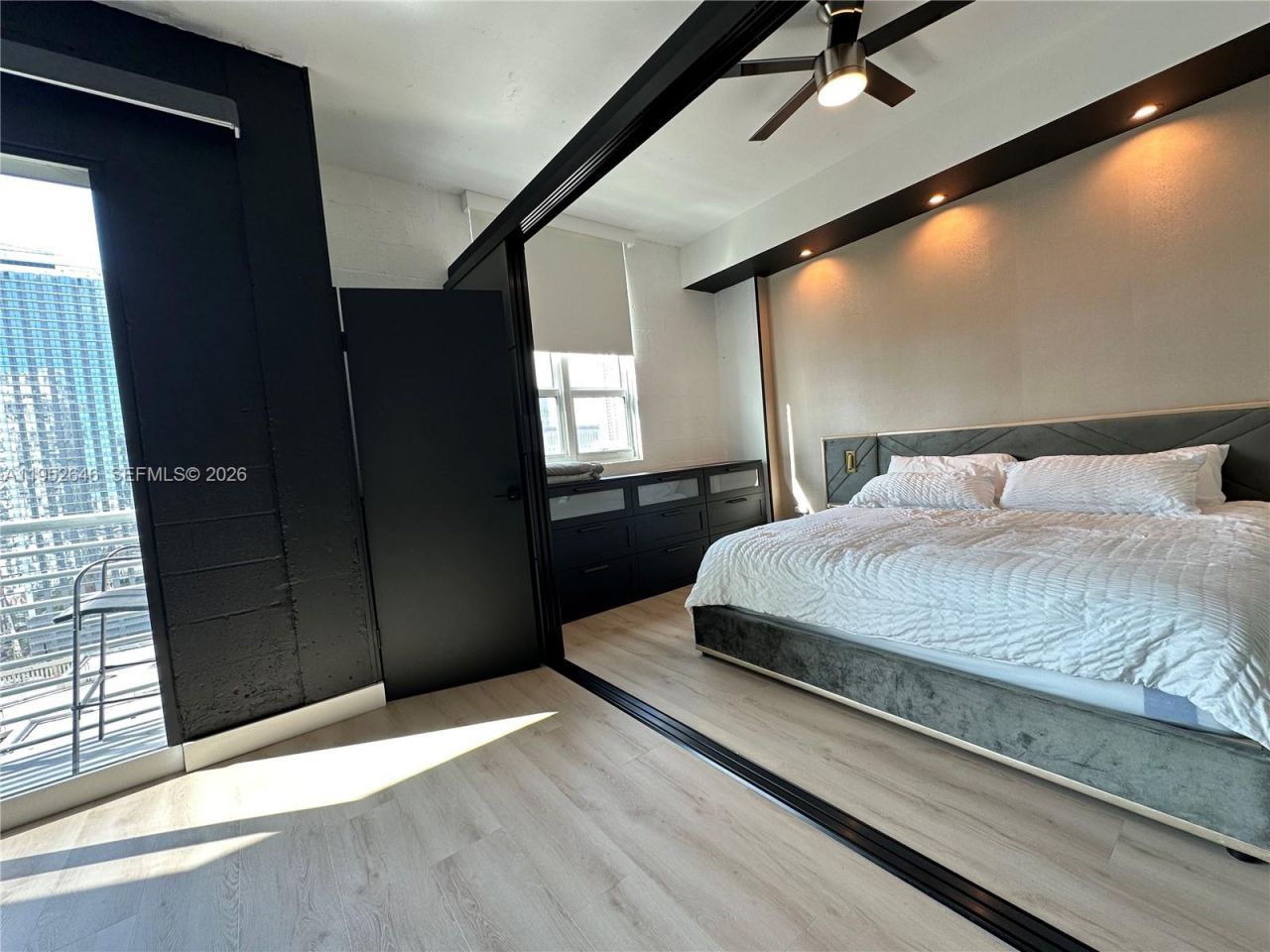 234 NE 3rd St , Unit 1805, Miami, FL 33132 Photo