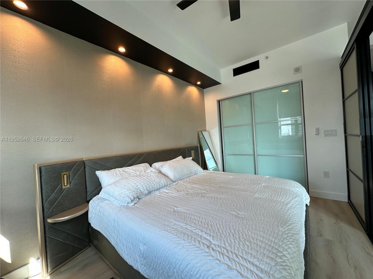 234 NE 3rd St , Unit 1805, Miami, FL 33132 Photo