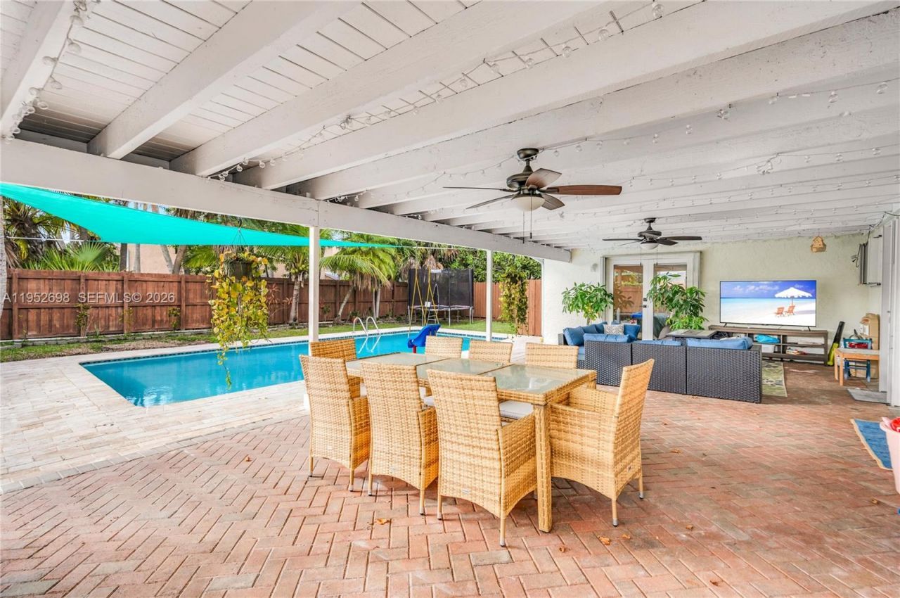 15930 SW 90th Ave , Palmetto Bay, FL 33157 Photo