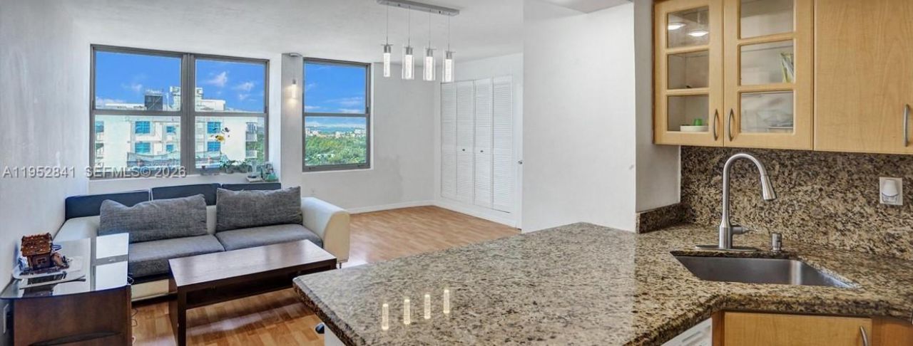 2899 Collins Ave, Unit 1502, Miami Beach, FL 33140 Photo