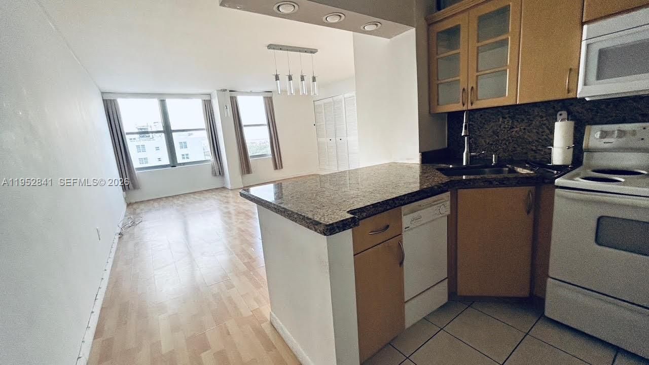 2899 Collins Ave, Unit 1502, Miami Beach, FL 33140 Photo