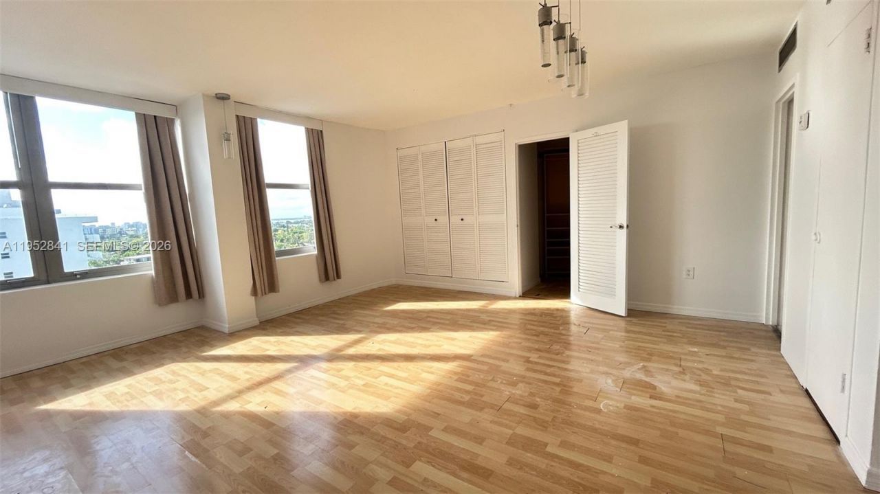 2899 Collins Ave, Unit 1502, Miami Beach, FL 33140 Photo