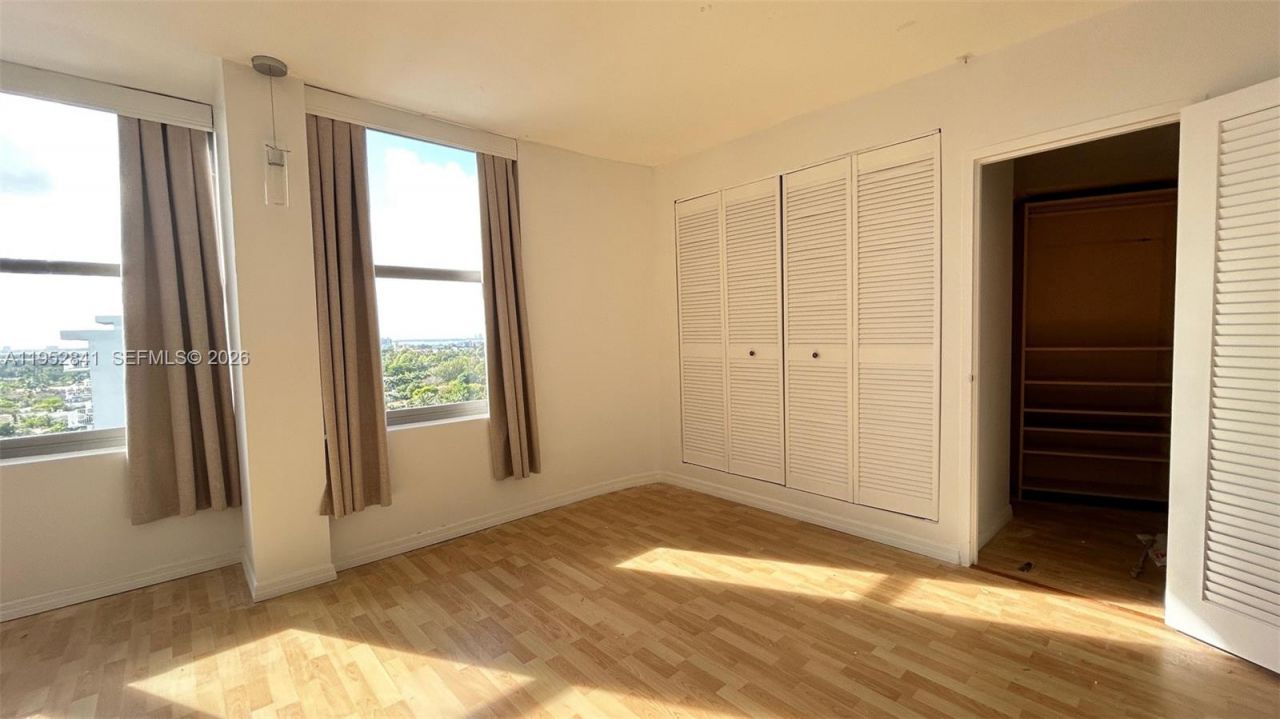 2899 Collins Ave, Unit 1502, Miami Beach, FL 33140 Photo