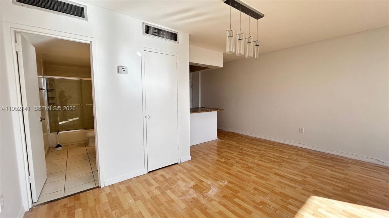 2899 Collins Ave, Unit 1502, Miami Beach, FL 33140 Photo