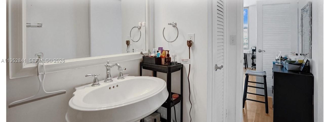 2899 Collins Ave, Unit 1502, Miami Beach, FL 33140 Photo