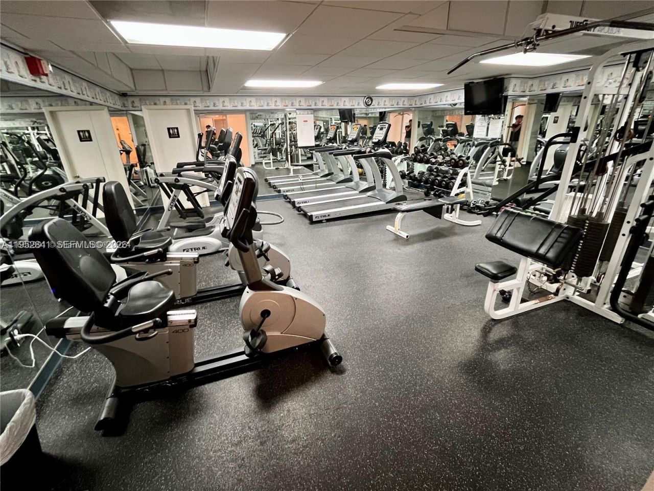 2899 Collins Ave, Unit 1502, Miami Beach, FL 33140 Photo