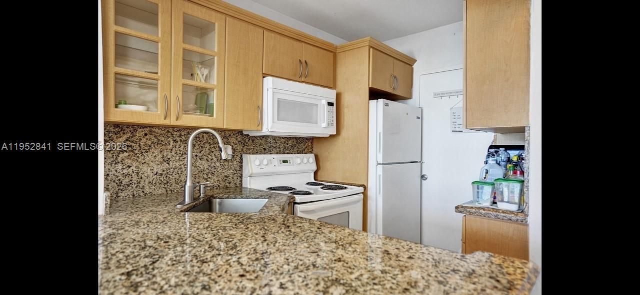 2899 Collins Ave, Unit 1502, Miami Beach, FL 33140 Photo